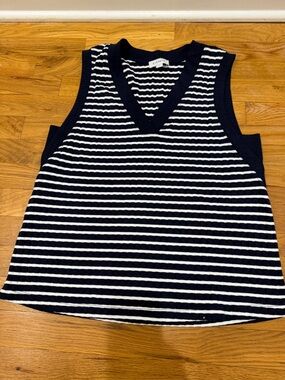 Evereve Navy & White Striped V-Neck Sleeveless Top